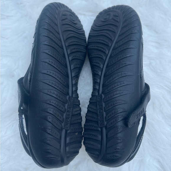 Black shoes by Naot.  Size 41. - Picture 4 of 5